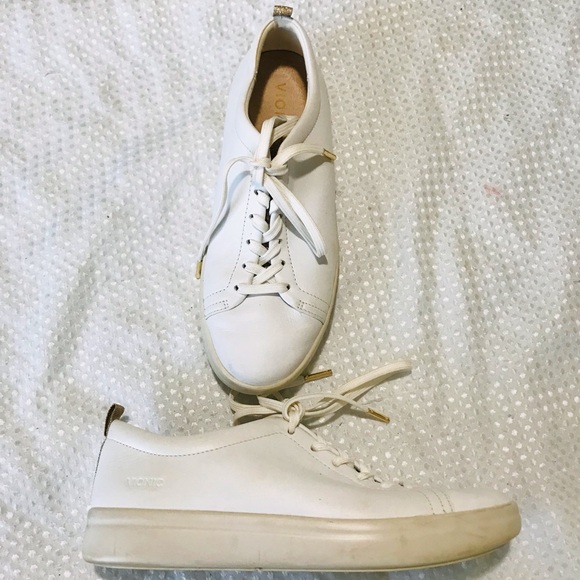 Vionic paisley sneakers - Picture 9 of 14